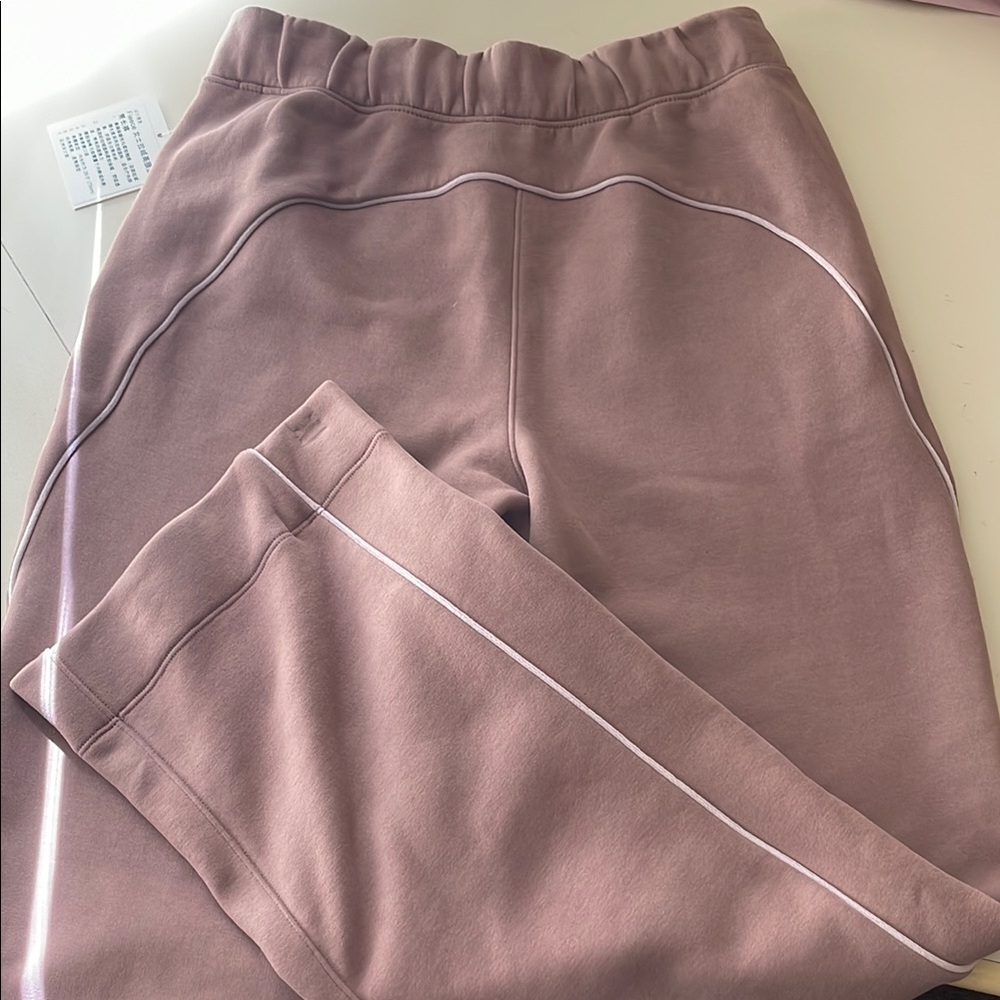 Lululemon Ashen Rose Fleece Straight Leg Sweatpants Size Small